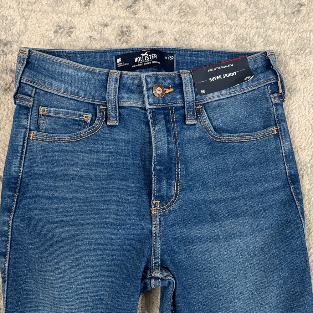 Hollister High-Rise Medium Wash Super Skinny Jeans
